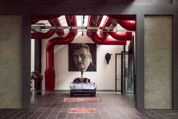 Klimagiel installe les gaines pour le musée de Lamborghini