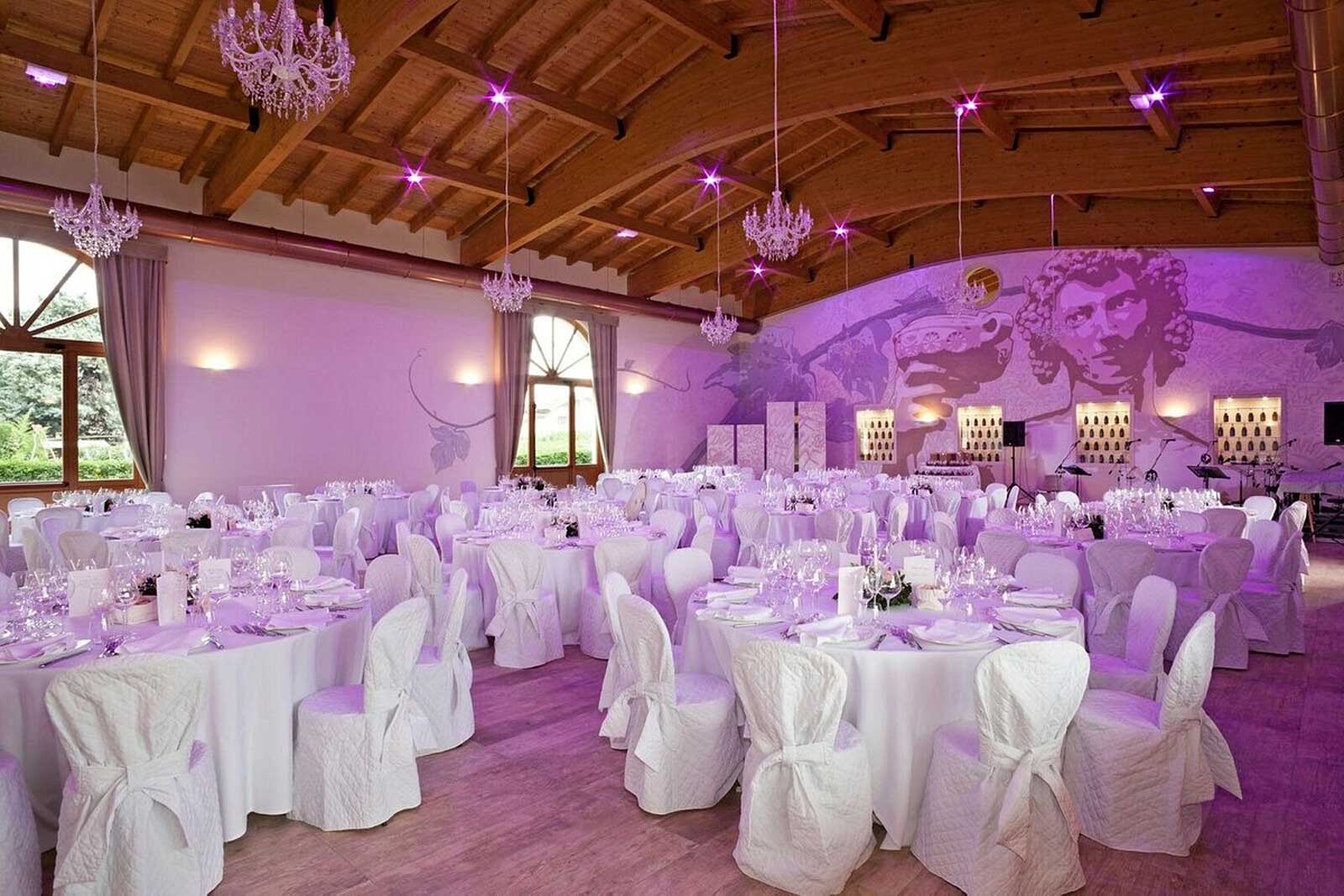 https://www.klimagiel.it/wp-content/uploads/2022/01/sala-bacco-matrimonio-corte-san-felice.jpg