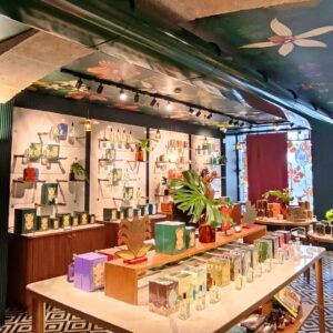 Ovale Vernic Profumeria Lisbona1